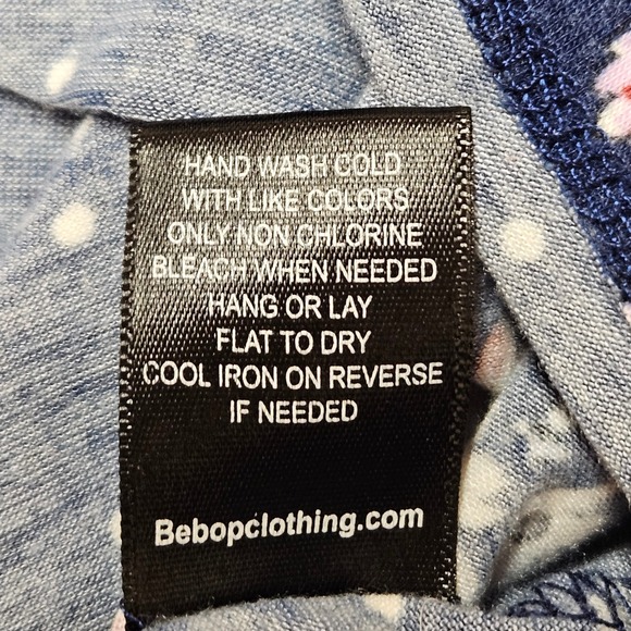 BeBop‎ Navy Blue Floral & Polka Dot Shorts Romper Size Medium - Picture 7 of 7